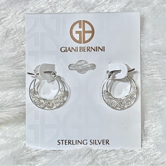 NWT open work filigree small hoop earrings - Picture 7 of 10